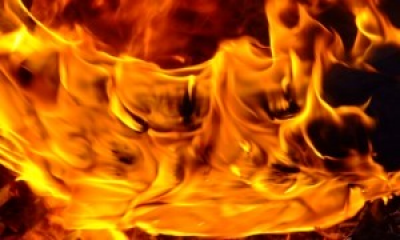 کچ و کوڕێک لە مەریوان و سەوڵاوا، ئاگریان لە خۆیان بەردا
